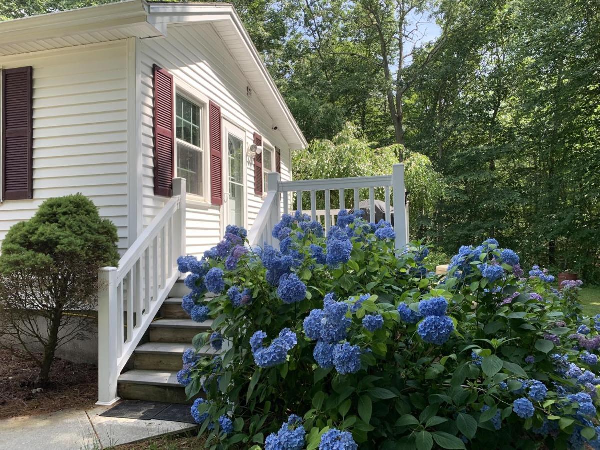 Cozy Bungalow Just Minutes From Mystic, Westerly Beaches, Boating And Casinos! Bungalow Groton Exterior photo