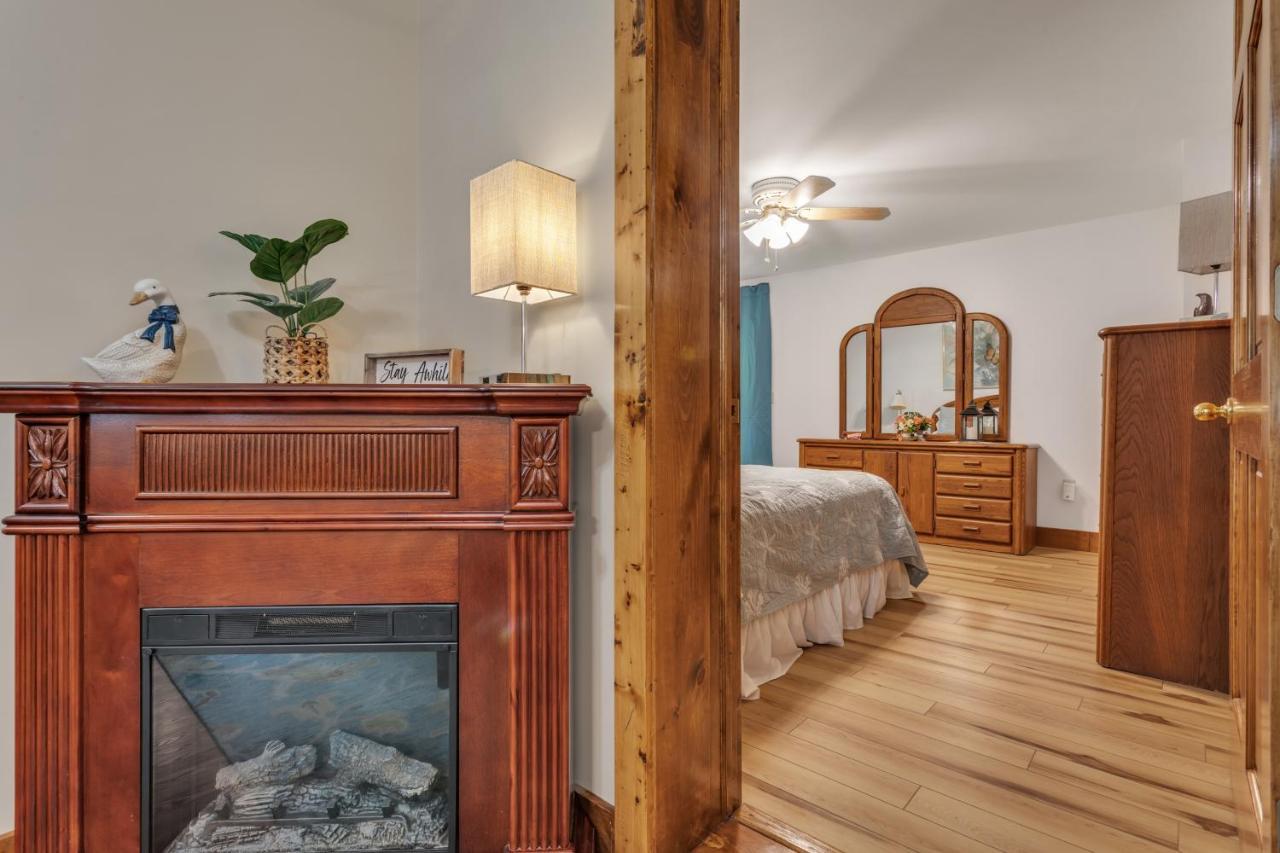 Cozy Bungalow Just Minutes From Mystic, Westerly Beaches, Boating And Casinos! Bungalow Groton Exterior photo